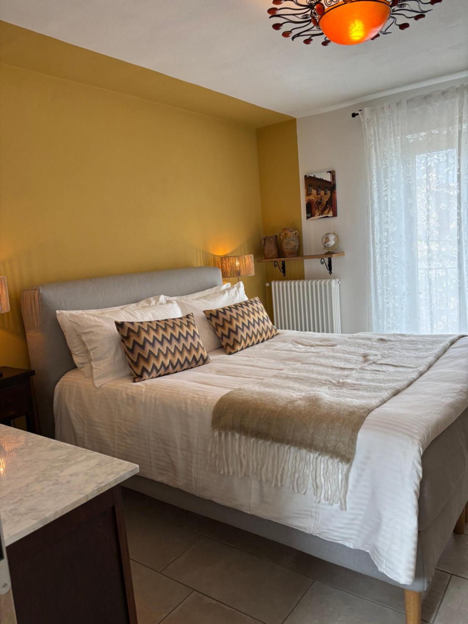 Bed and Breakfast La Luce Delle Colline Serravalle delle Langhe Exteriér fotografie